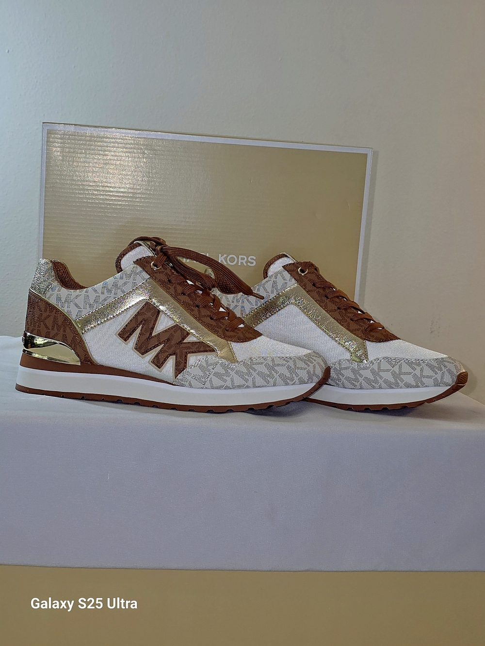 MICHAEL Michael Kors Maddy Two-Tone Logo and Mesh Trainer In Cream Size 7M - Picture 9 of 11